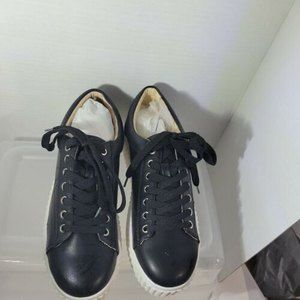 TOETOS-Womens REINNA Casual Lace Up Fashion Sneakers Shoes Size 10 Black/White